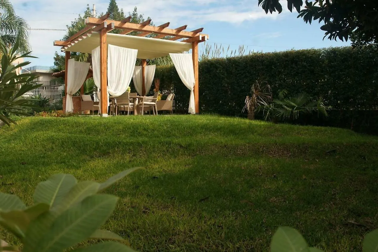Bivano Villa Grazia Fondachello  Italien